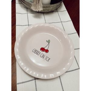 Rae Dunn pie dish